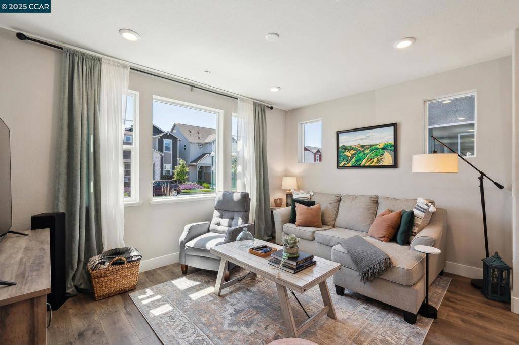 Sacramento, CA 95833,2940 wheat grass street