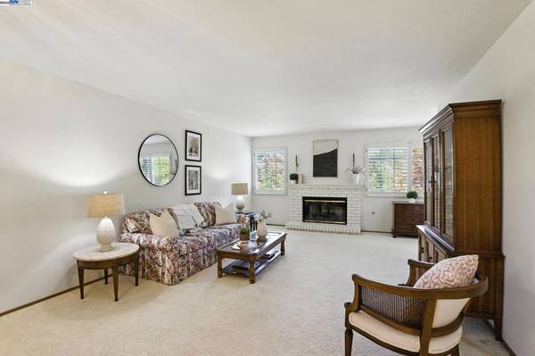 Pleasant Hill, CA 94523,318 Mercury Way