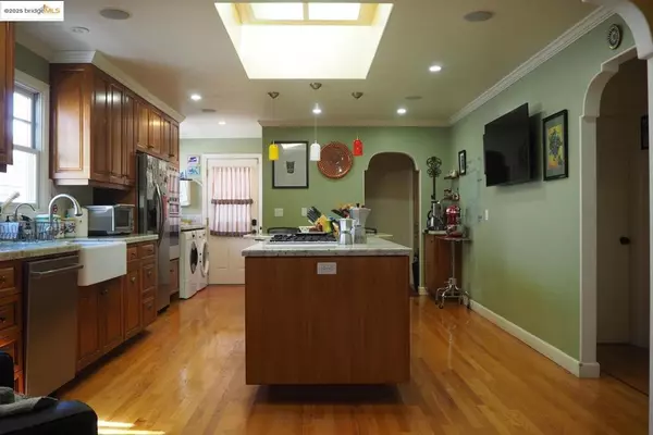 Burlingame, CA 94010,765 Farringdon LN