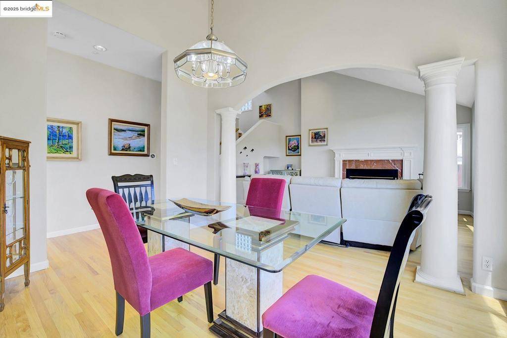 Oakland, CA 94611,7075 Elverton Dr