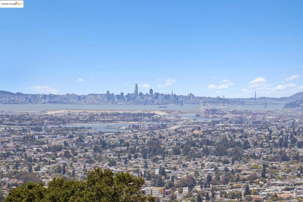 Oakland, CA 94619,6109 Ridgemont Dr