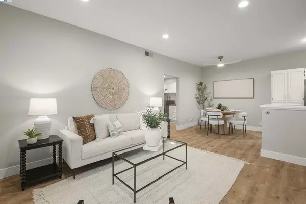 Fremont, CA 94536,36992 Meadowbrook Cmn #102