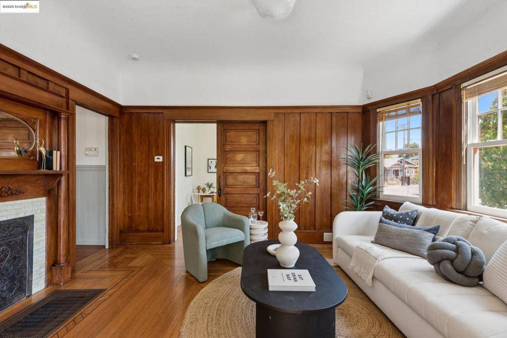 Oakland, CA 94608,6521 Herzog St