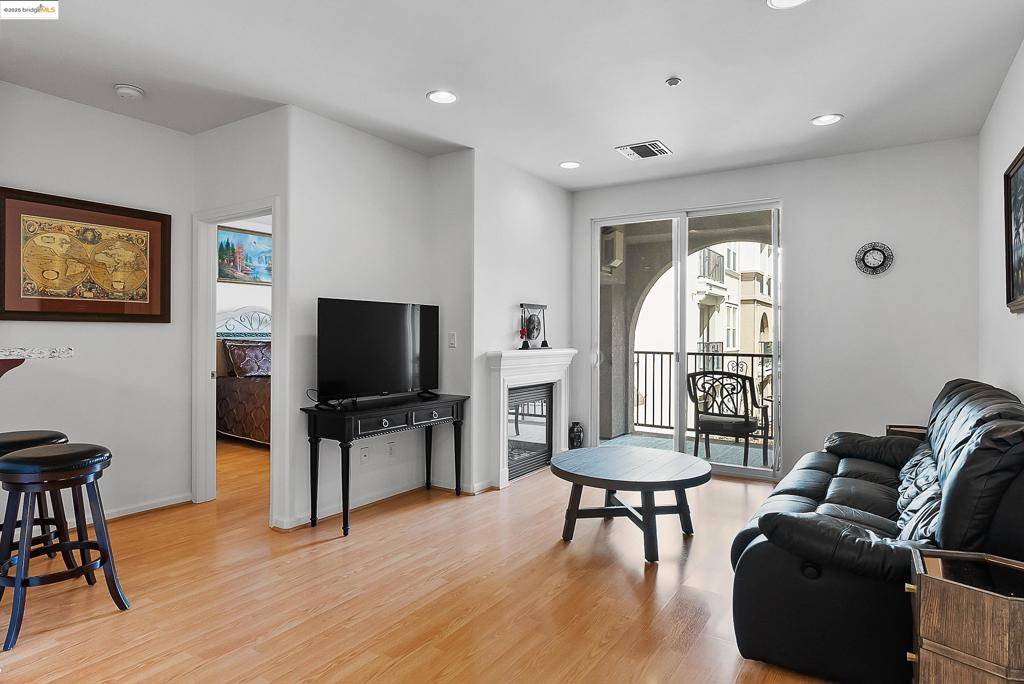 Dublin, CA 94568,3275 Dublin Blvd #217