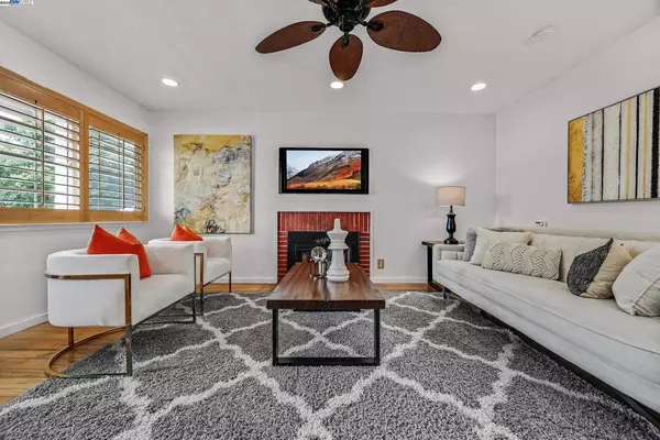 2973 Groom Dr, Richmond, CA 94806
