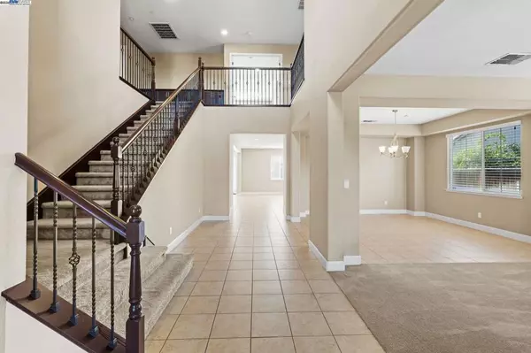 Brentwood, CA 94513,2255 Sugarloaf Ct