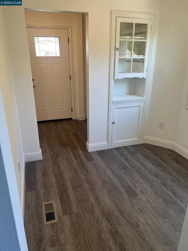 Oakland, CA 94606,2361 E 29Th St