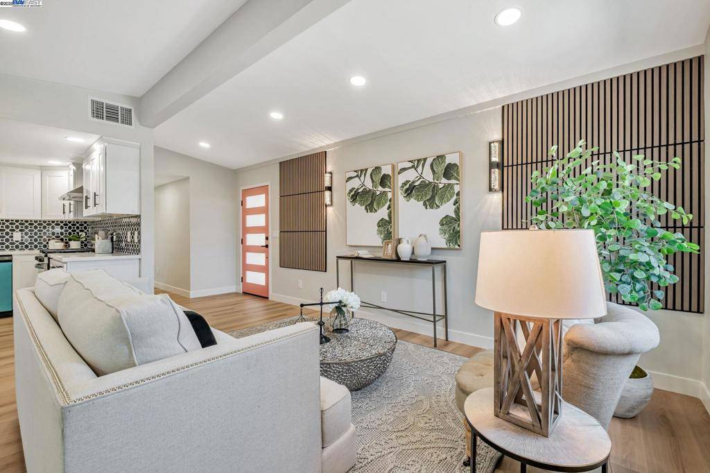 Fremont, CA 94536,4715 Dogwood