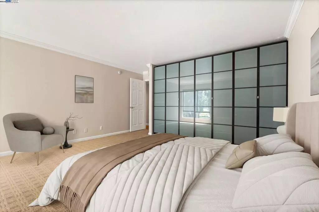 Walnut Creek, CA 94596,300 N Civic Dr #403