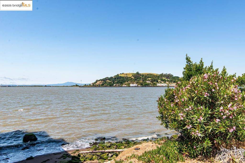 Vallejo, CA 94590,8 Sandy Beach Road