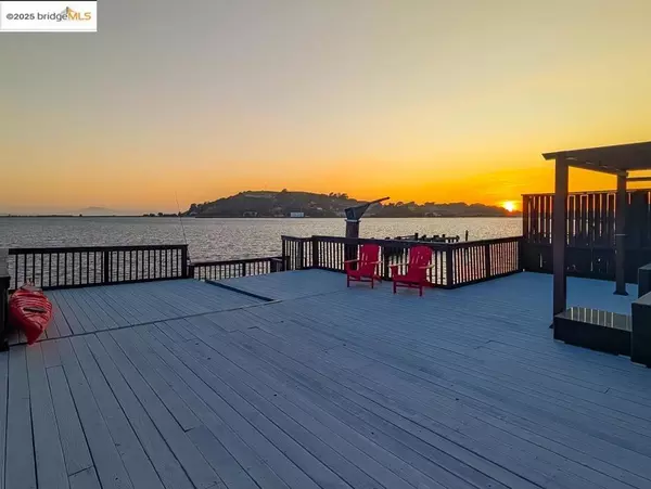 8 Sandy Beach Road, Vallejo, CA 94590