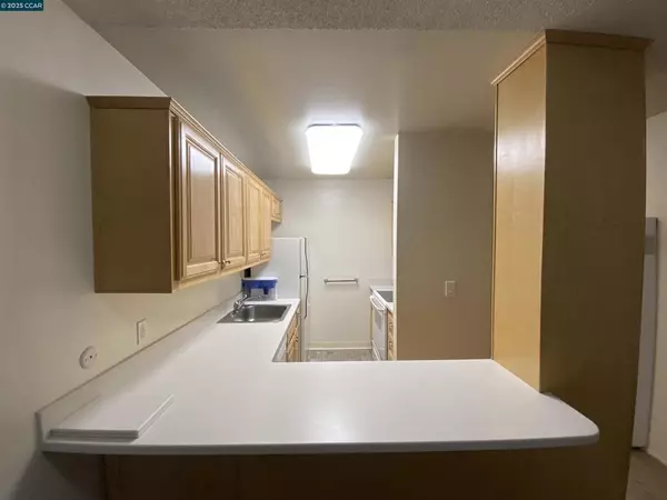 Walnut Creek, CA 94597,2730 Oak Road