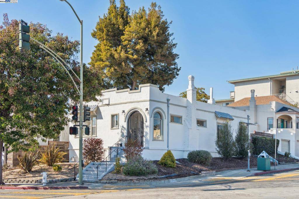 2734 Macarthur Blvd, Oakland, CA 94602-3228