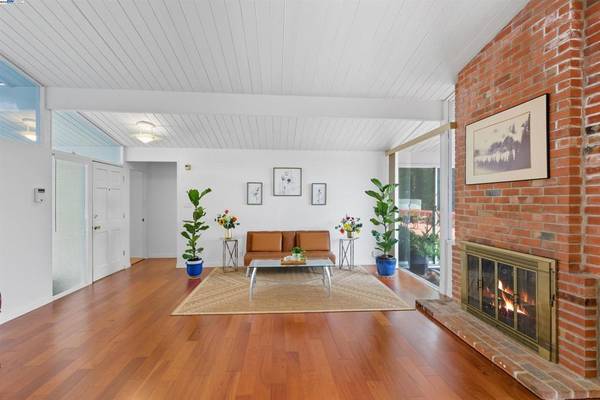 Castro Valley, CA 94552,5605 Greenridge Rd