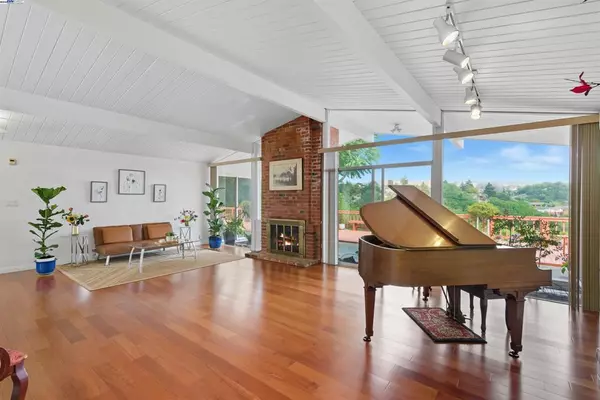 Castro Valley, CA 94552,5605 Greenridge Rd