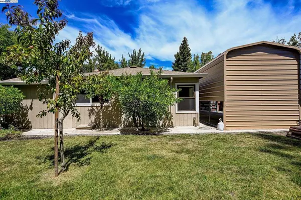 Walnut Creek, CA 94595,2175 Whyte Park Ave