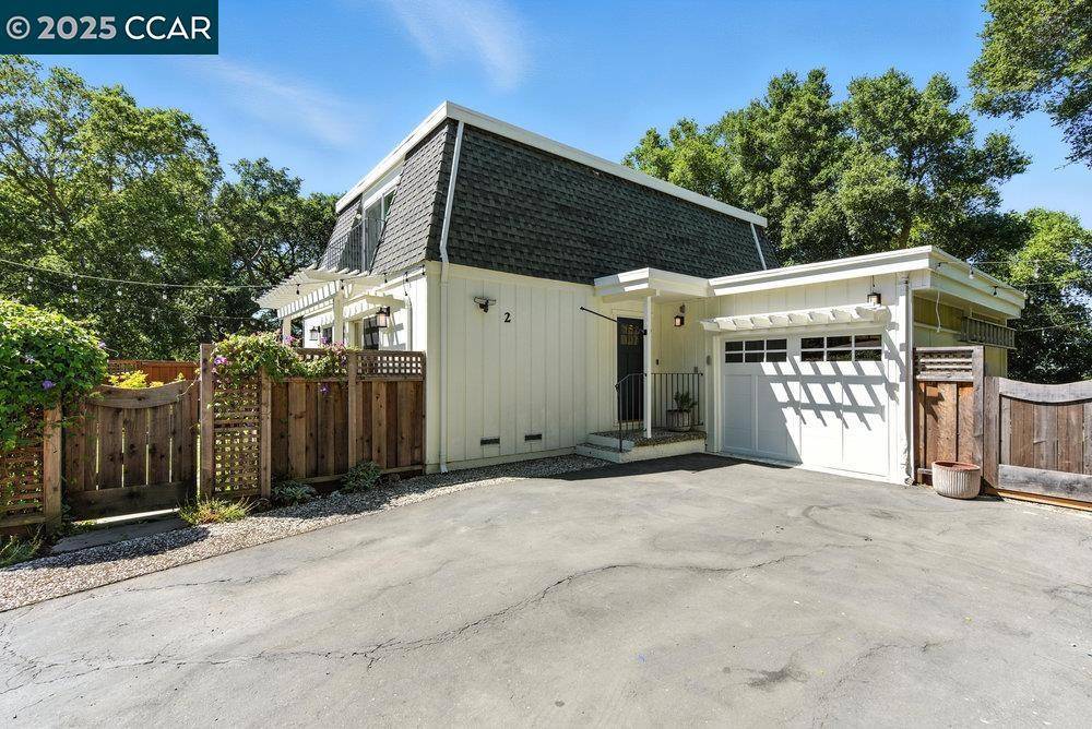 Orinda, CA 94563,2 Birch Ct