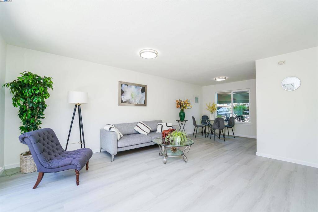 Fremont, CA 94538-4045,4537 Capewood Ter.