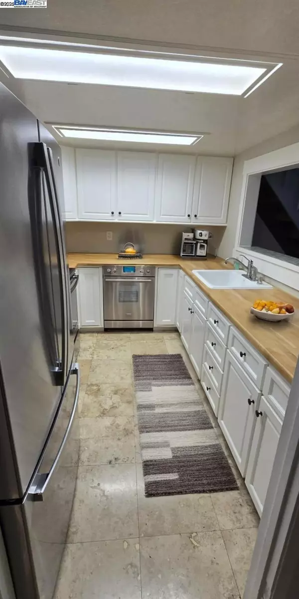 Oakland, CA 94619,5400 Mountain Blvd #340