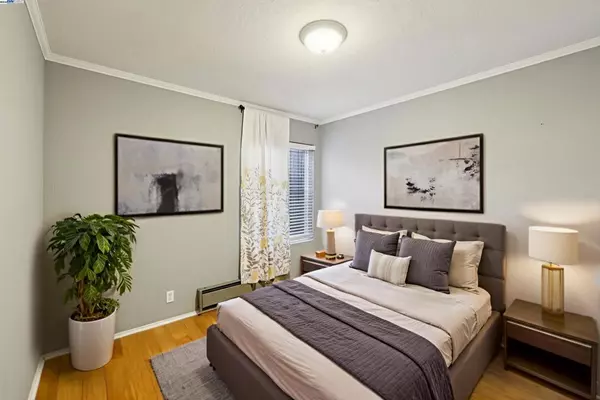 Oakland, CA 94619,5400 Mountain Blvd #340