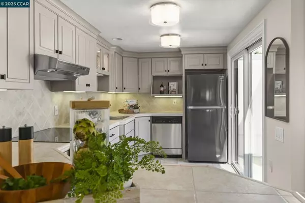 Walnut Creek, CA 94595,2016 Golden Rain Rd ##3