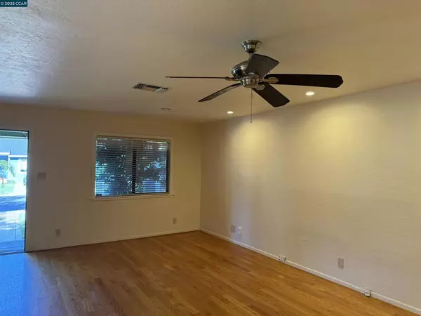 Concord, CA 94519,2013 Fir St