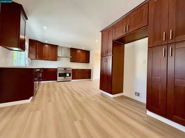 Vallejo, CA 94591,148 Lancaster Way