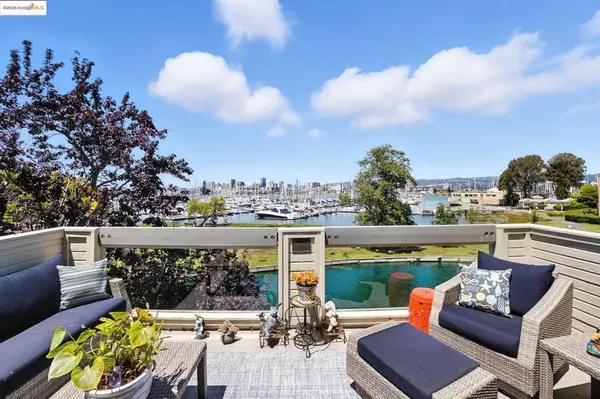 Alameda, CA 94501,23 Redondo Court