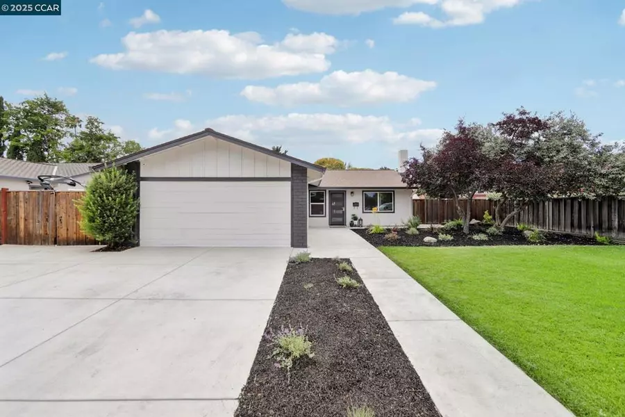 562 Swallow Dr, Livermore, CA 94551