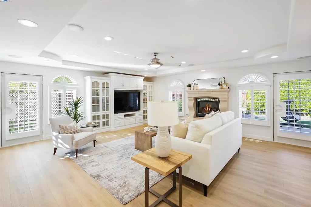 Pleasanton, CA 94588,3211 Harvey Ct
