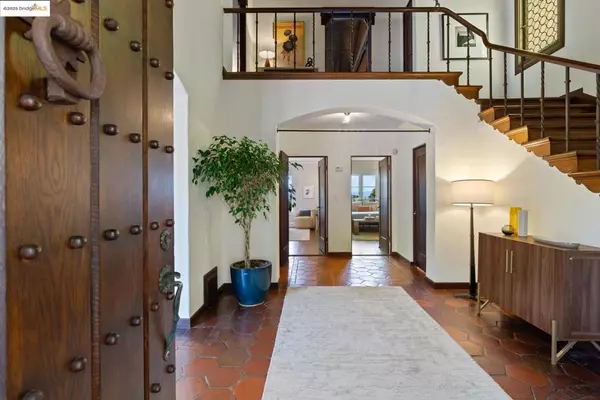 Berkeley, CA 94708,2583 Buena Vista Way