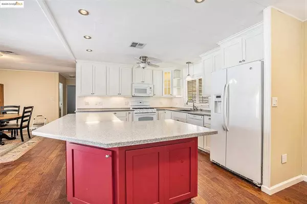 Oakley, CA 94561,121 Zartop