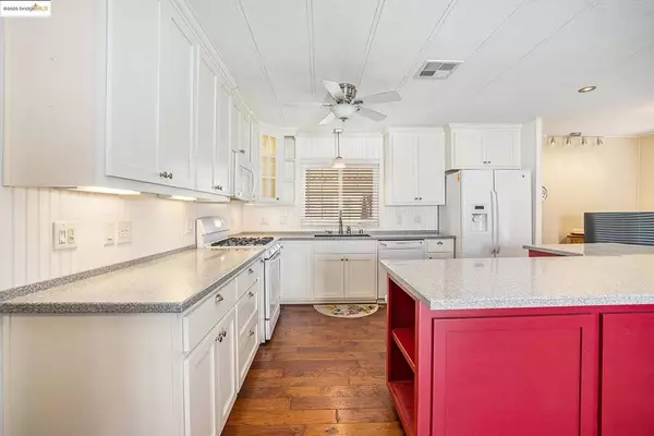 Oakley, CA 94561,121 Zartop