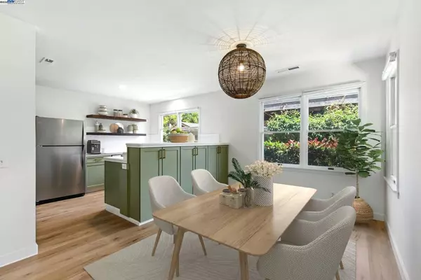 Alameda, CA 94502,560 Centre Ct