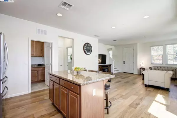 Roseville, CA 95747,2401 Pleasant Grove Blvd
