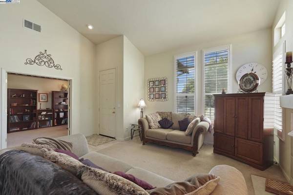 Stockton, CA 95219,5854 Riverbank Cir