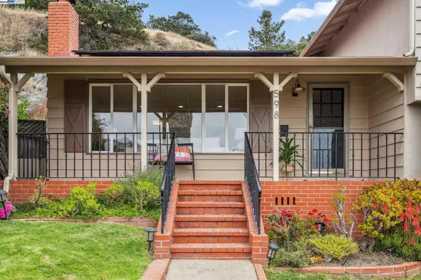 Oakland, CA 94619,598 CRESTMONT DRIVE