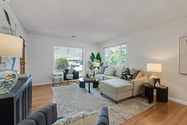 San Leandro, CA 94579,14392 Merced St