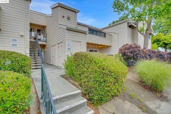 1201 Glen Cove Pkwy #303, Vallejo, CA 94591