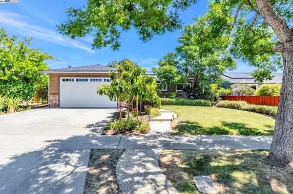 6290 Lillian Way, San Jose, CA 95120
