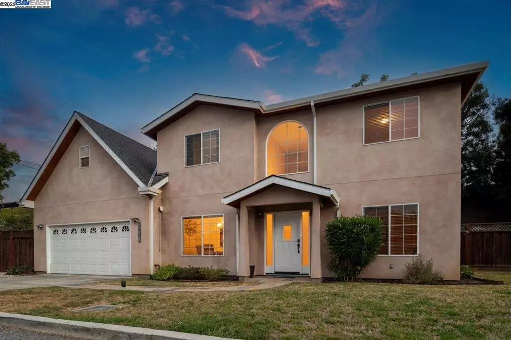 Castro Valley, CA 94546,20295 Meadowlark Dr