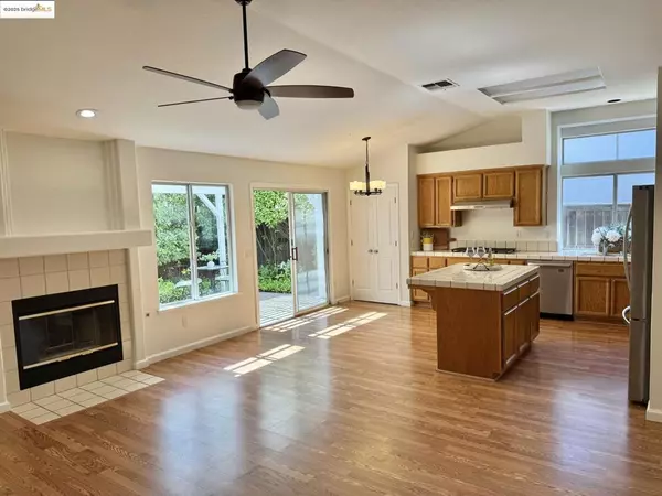 Roseville, CA 95678,453 Brennen Cir