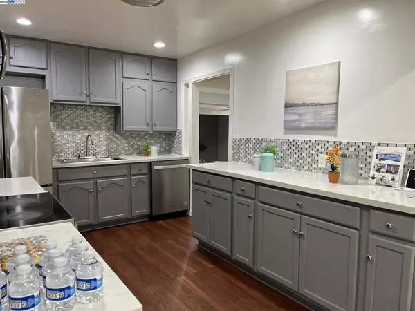 Hayward, CA 94541,334 Oxford Street