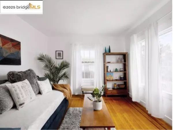 Oakland, CA 94605,6432 Sunnymere