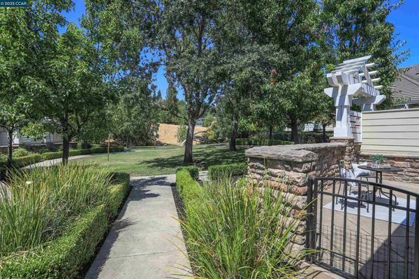 Alamo, CA 94507,136 Sugarloaf Ct