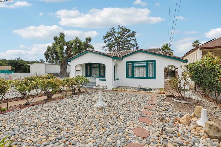 11768 Main St, Sunol, CA 94586