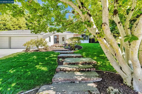 Moraga, CA 94556,38 Sanders Ranch Rd