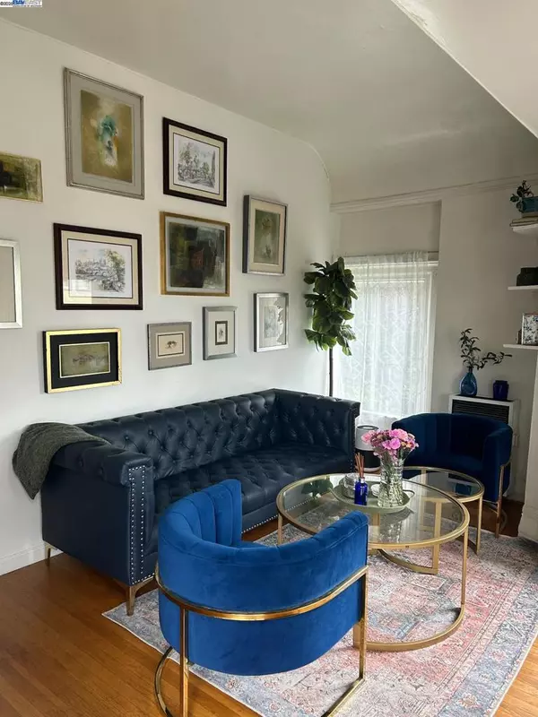 Berkeley, CA 94704,2503 Regent st