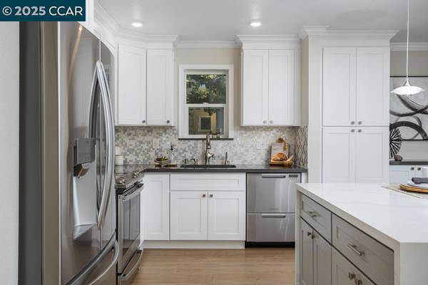 Walnut Creek, CA 94595,2501 Pine Knoll Dr #2