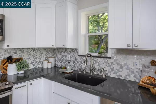 Walnut Creek, CA 94595,2501 Pine Knoll Dr #2